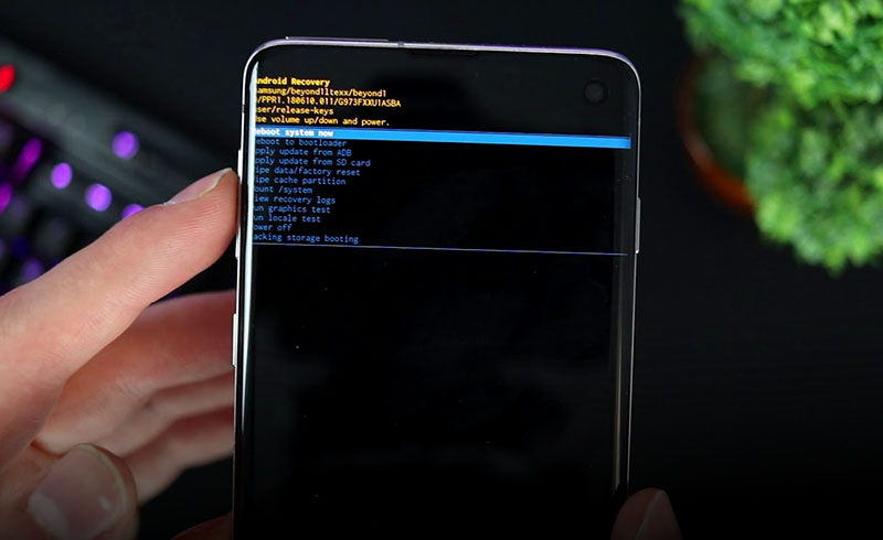 Perbedaan Factory Reset dan Hard Reset