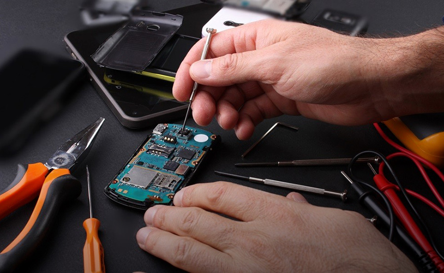 Perbaikan komponen WiFi yang rusak