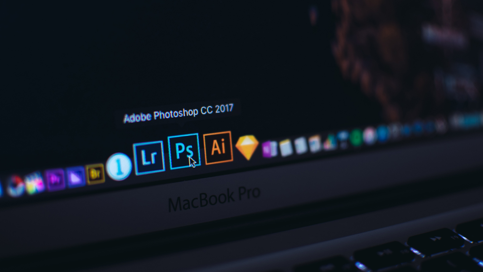 Contoh Software Close Source