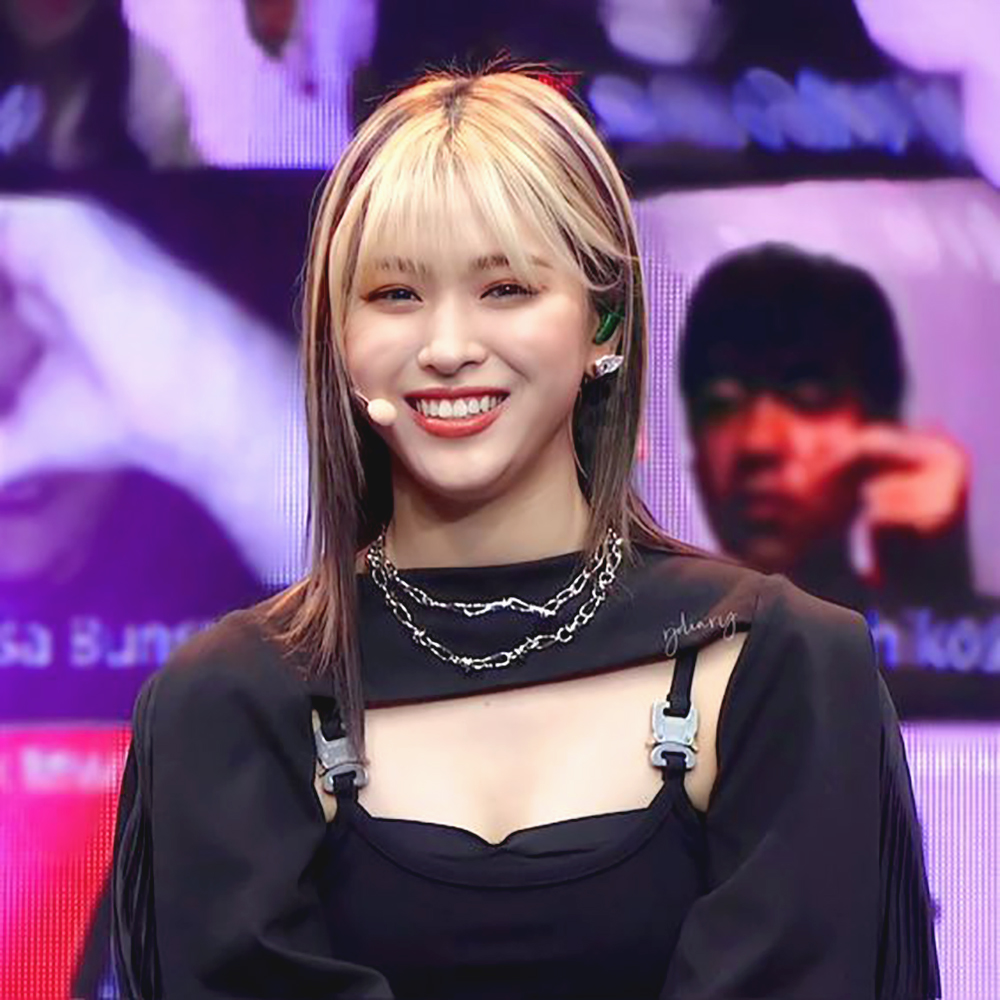 28+ Model Rambut Pendek Wanita Korea Beserta Cara Merawatnya