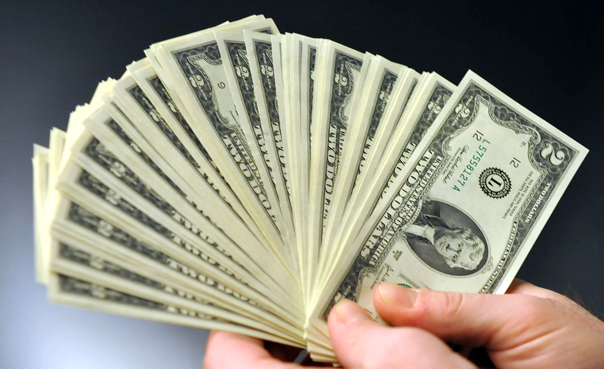 100-dollar-berapa-rupiah-pengertian-pengaruh-dan-cara-menghitungnya