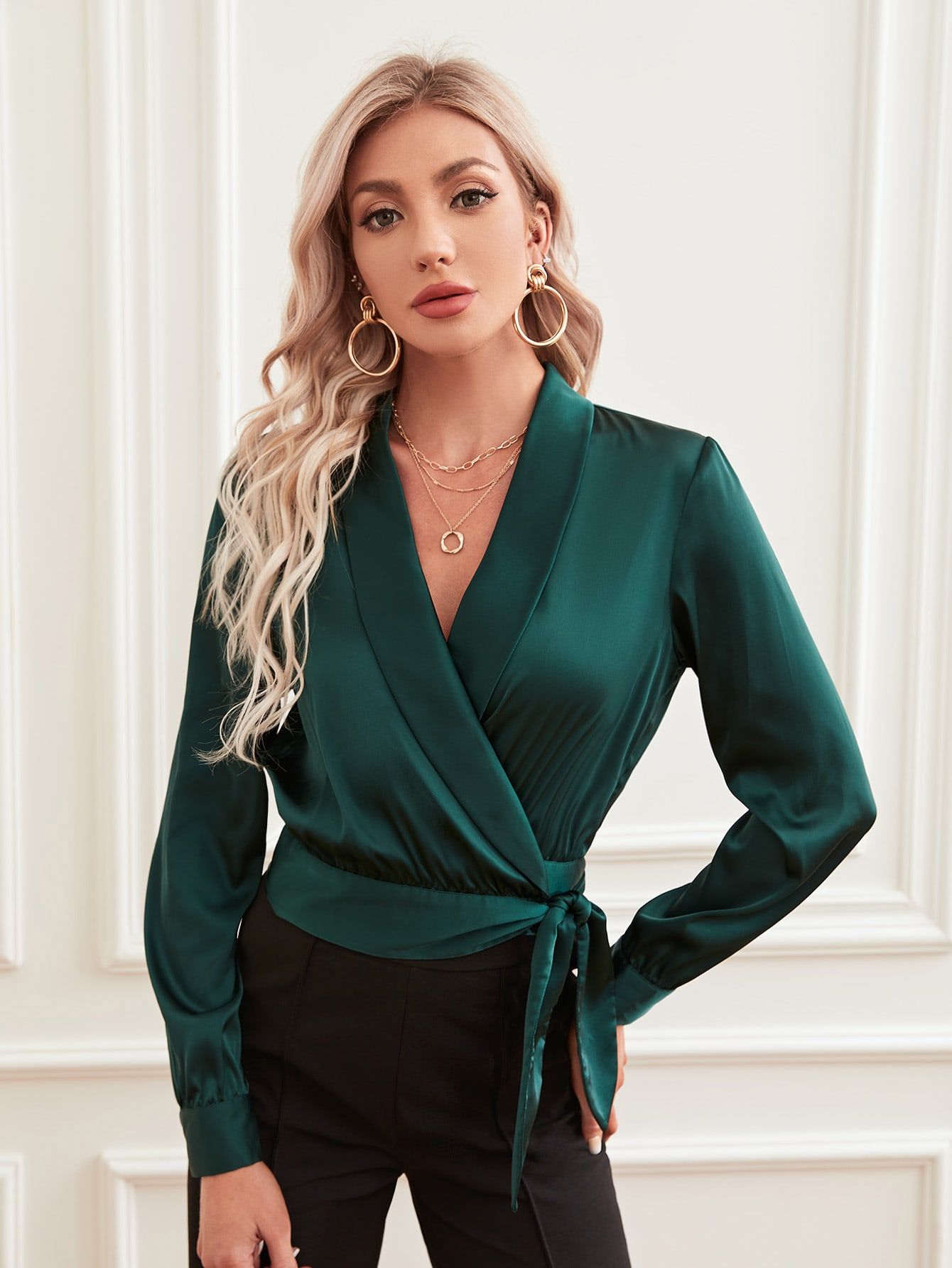 4 Atasan Bersiluet Blusas