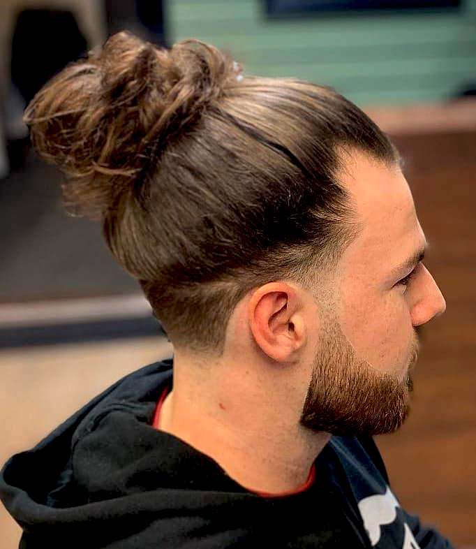 23 Man Bun Undercut