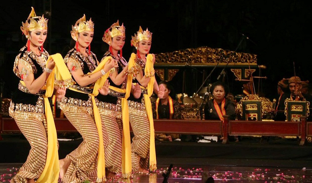 3 Tari Serimpi